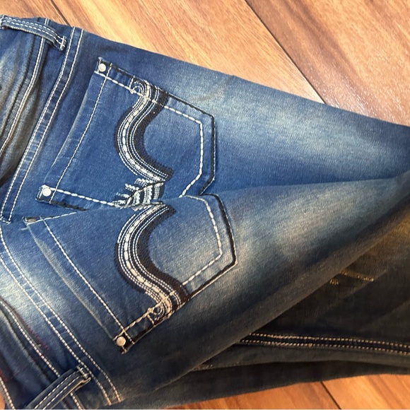 Jeans - Picture 3 of 16